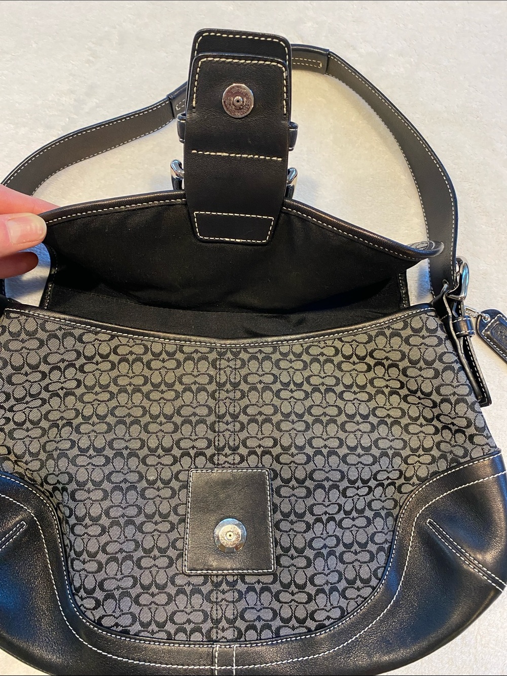 COACH Soho Signature Canvas Shoulder Bag Black Leather Silver Buckle Medium Size - Picture 7 of 17